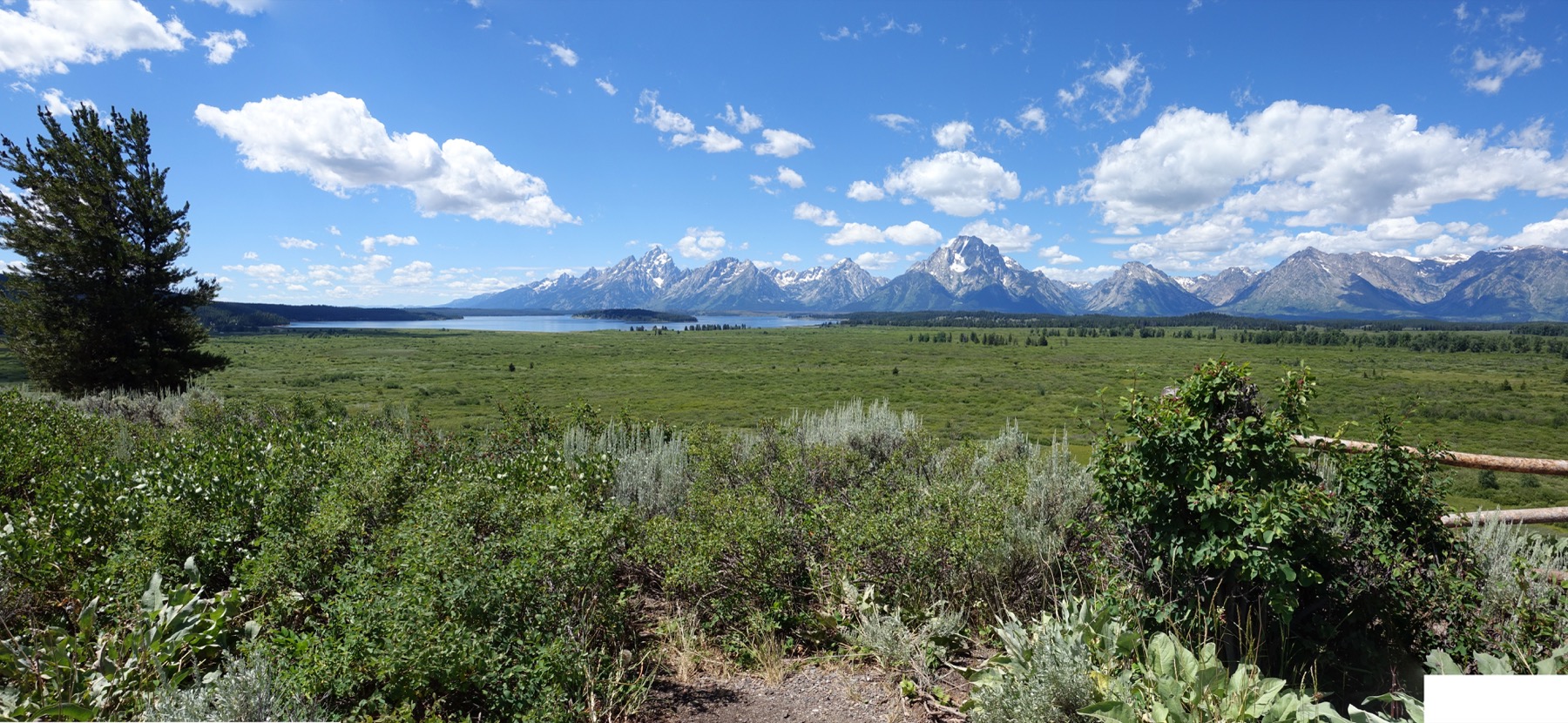 Jackson Lake Lodge and the Teton Range