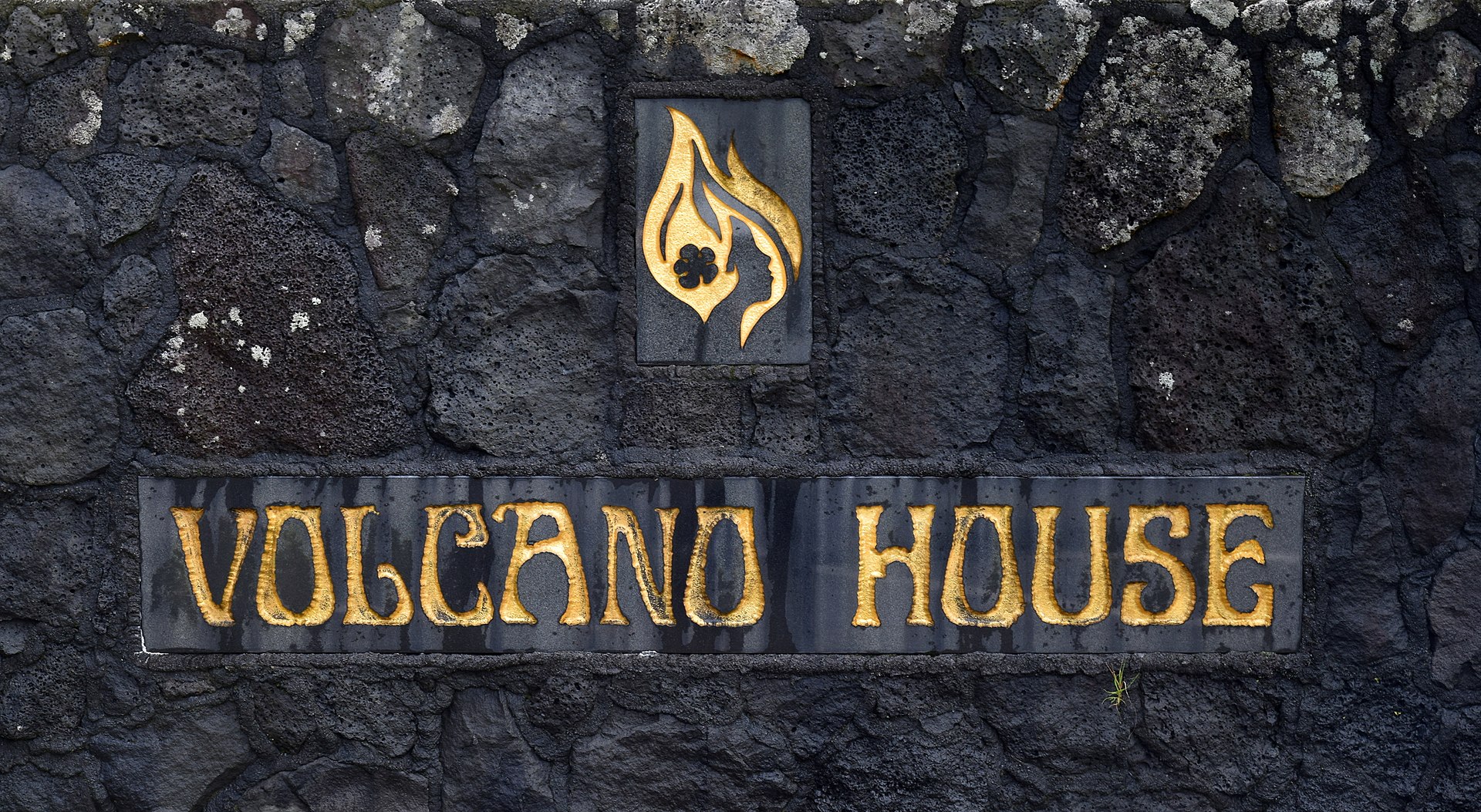 Volcano House near the rim of Kilauea