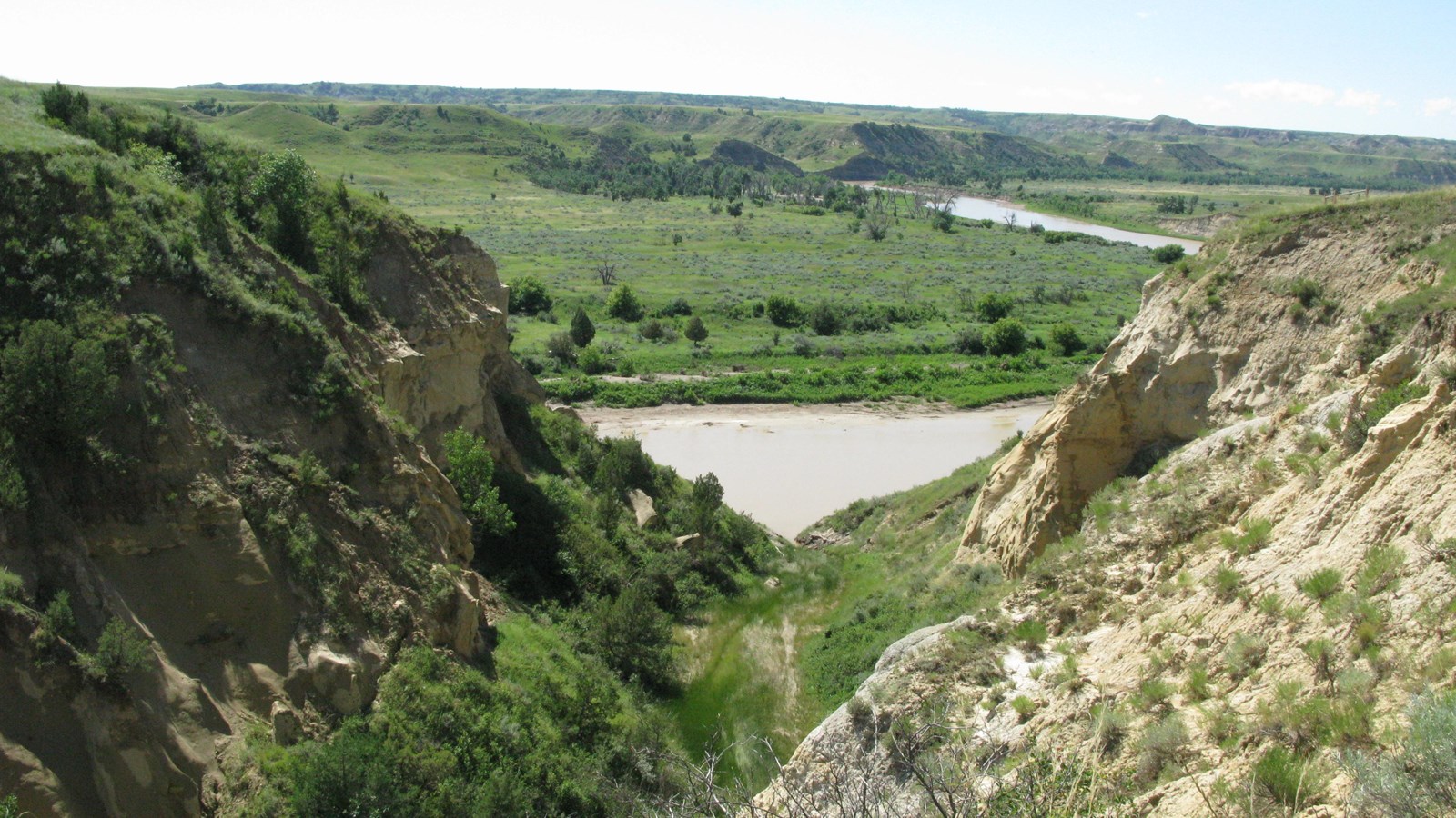 Wind Canyon Trail above the Little Missouri River